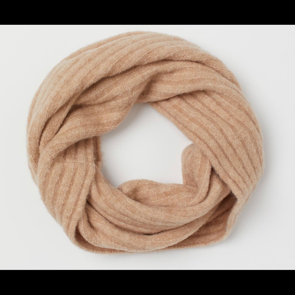 Brand new H&M scarf